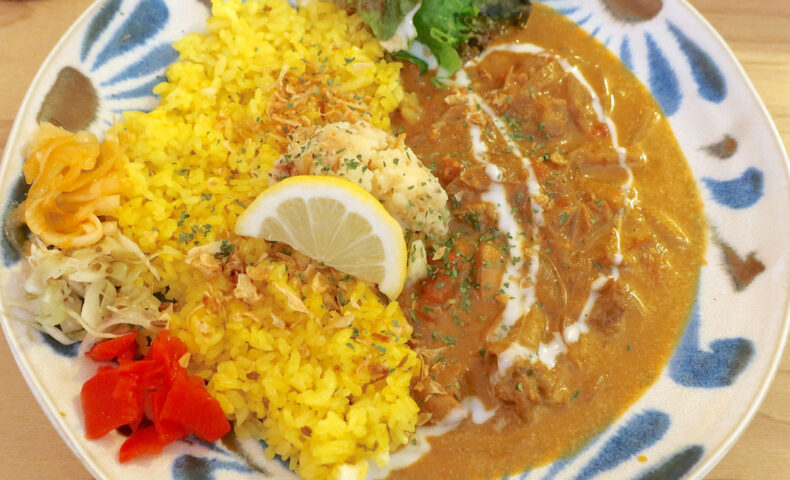 那覇・牧志「Spice Studio るゥ～」で檸檬ココナッツチキンカレー