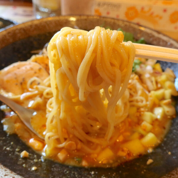 麺は中華麺