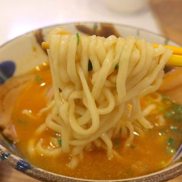 程よい歯ごたえの麺