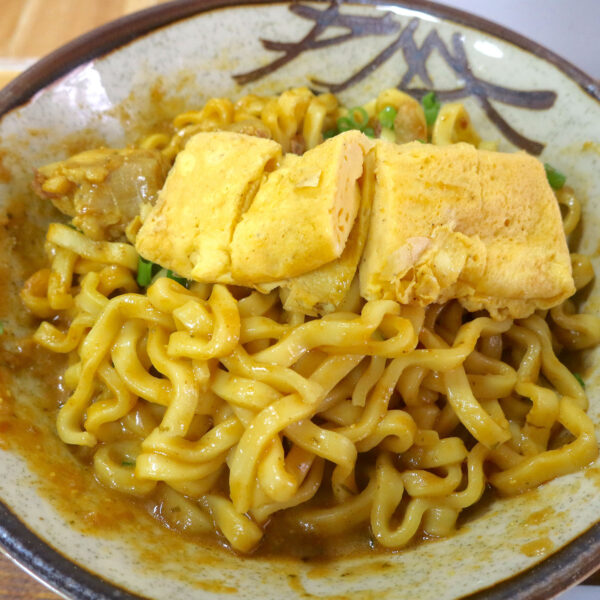 沖縄そばには卵焼き