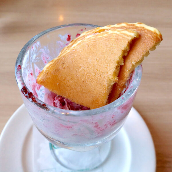 お子サマーのパンケーキをもらって