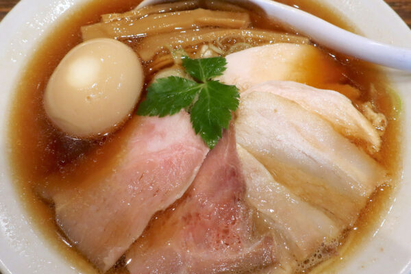 仙台「だし廊 仙台南町通り本店」で飛魚だし醤油そばチャーシュー＋だし漬け熟玉