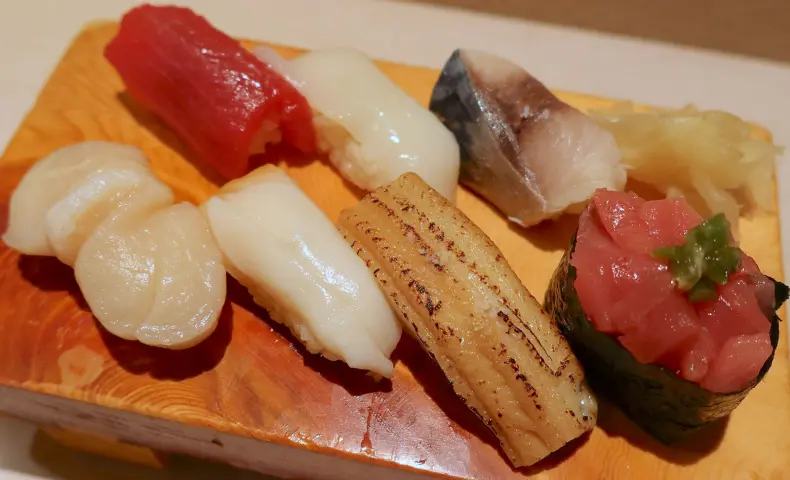 仙台駅の行列店「仙令鮨」でにぎり７貫＆お椀のセット・蔵王＋生ビール