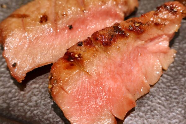 仙台空港「牛タンレストラン陣中 仙台国際空港店」で高価な牛タン食べ比べ＆ボタン