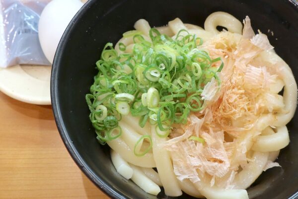 回転寿司を廻るシリーズその1 「くら寿司」で120円のアホ＆極太・讃岐釜玉うどんをいただく