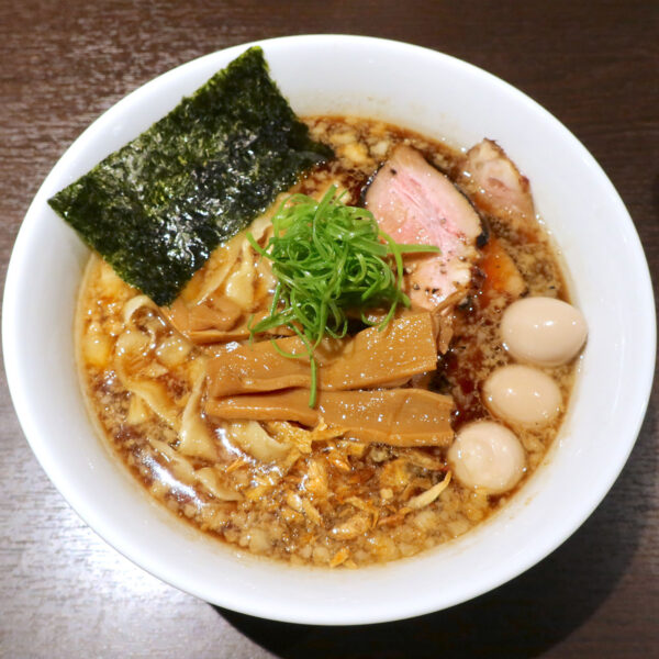 芳醇背脂煮干醤油（1,050円）＋太手揉み麺（50円）＋レアチャーシュー（200円）