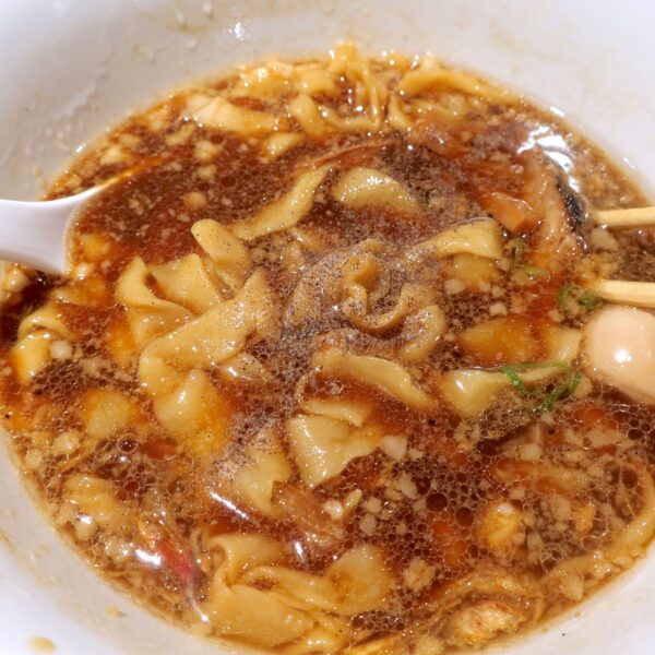 胡椒を入れて醤油を楽しむ