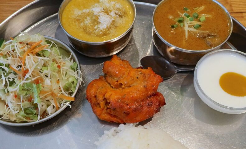 北谷町「Namaste India」（ナマステインディア）でカレープレートチャパティ＆サモサ