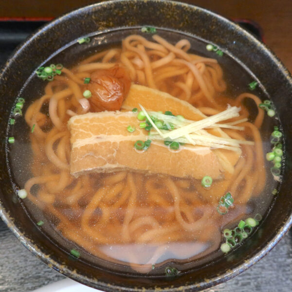 ウメ生麺すば