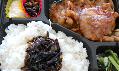 那覇・安謝「粋な魚屋 丸竜鮮魚店」の豚の生姜焼き弁当が食べ応え抜群で美味しかった！