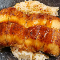 「くら寿司」で発芽玄米のうな丼＆新物うに＆北海道産秋刀魚