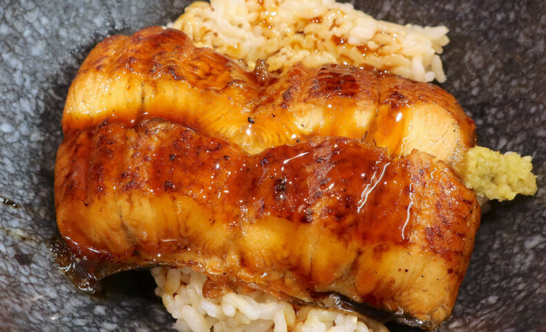 「くら寿司」で発芽玄米のうな丼＆新物うに＆北海道産秋刀魚