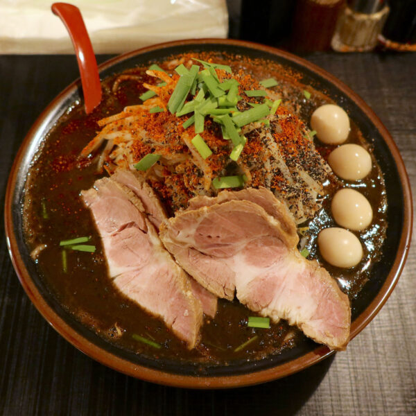 マジムン・ブラック（1,200円）＋味玉（100円）