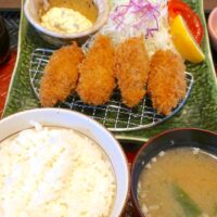 大戸屋の期間限定・広島県産大粒牡蠣フライ、レモンで食べるか？ タルタルで食べるか？