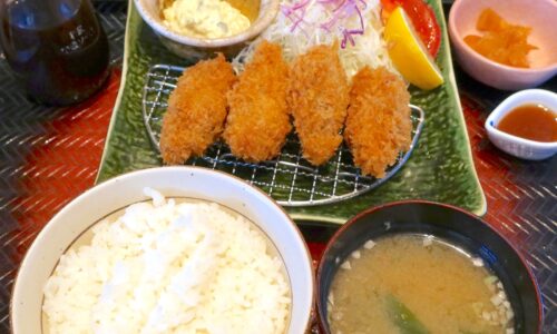 大戸屋の期間限定・広島県産大粒牡蠣フライ、レモンで食べるか？ タルタルで食べるか？