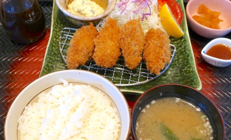 大戸屋の期間限定・広島県産大粒牡蠣フライ、レモンで食べるか？ タルタルで食べるか？