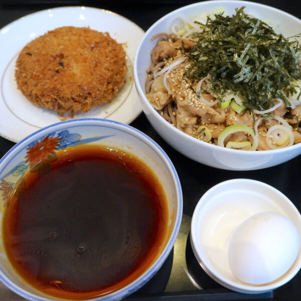 冷たい肉そばメンチセット（1,750円）