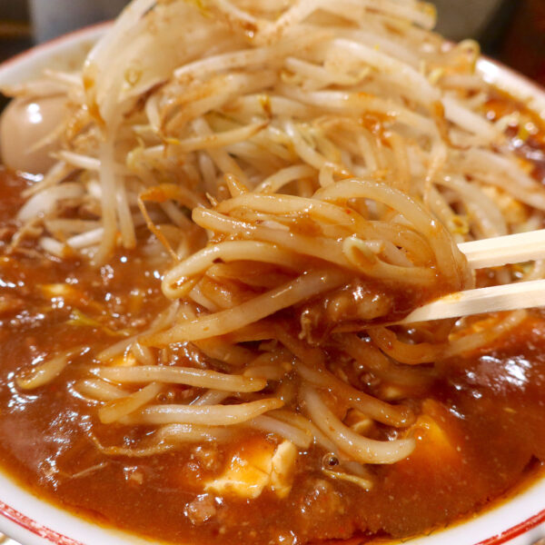 まずはもやしをサラダ的に