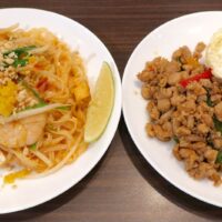 宜野湾「タイ料理 ベンジャロン」でパッタイ&ガパオライスのハーフ&ハーフ+ヤムヌア