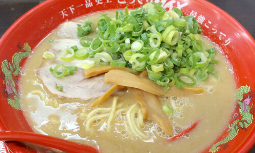 「天下一品」でこってりMAXはネギ増しで胡椒をたっぷりかけるのが好み