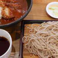 那覇・久茂地「中村麺兵衛 沖縄県庁前店」でビーフカツカレー&そばセット