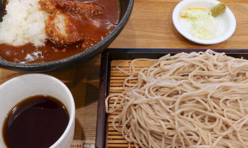 那覇・久茂地「中村麺兵衛 沖縄県庁前店」でビーフカツカレー&そばセット