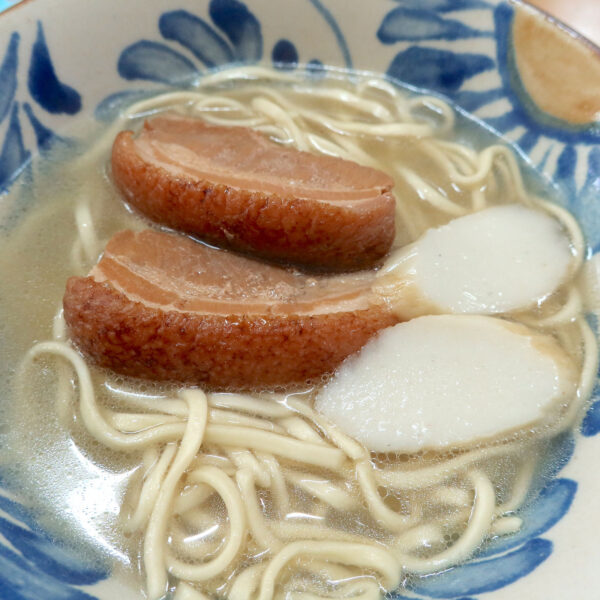 ユニークな三枚肉