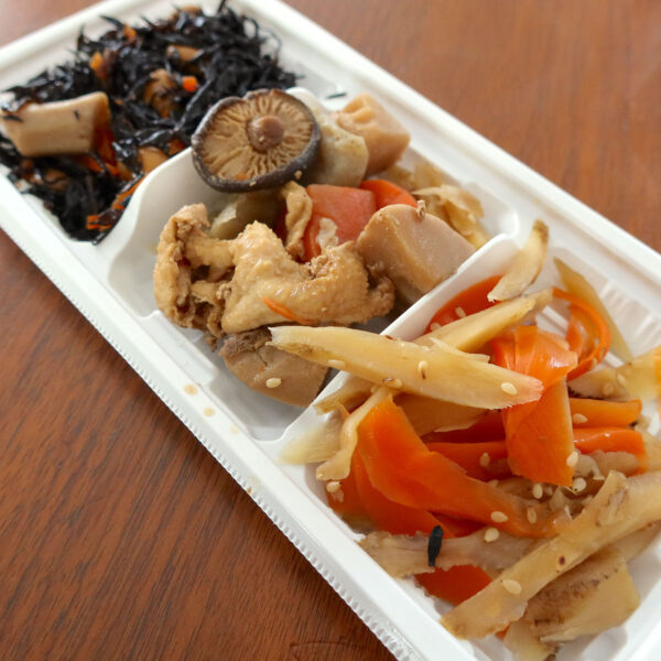 おかず3点盛り合わせ(298円)