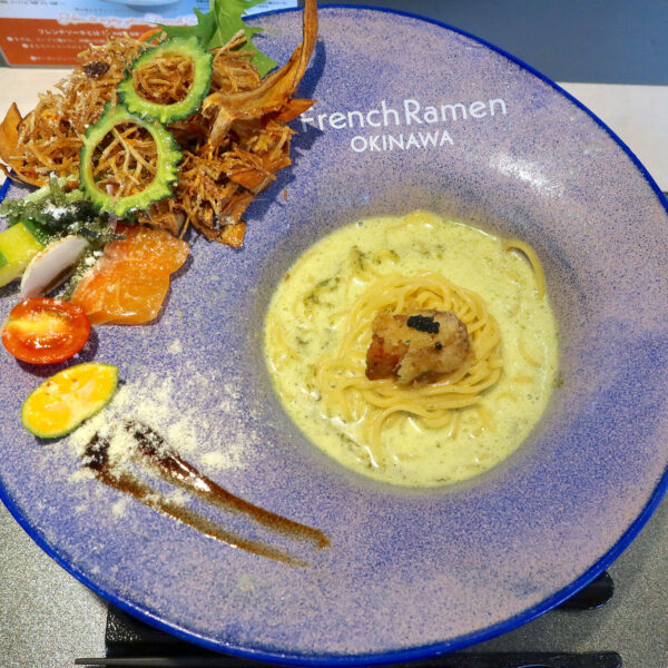 冷やしサーモンバジルチーズSOBA（1,300円）