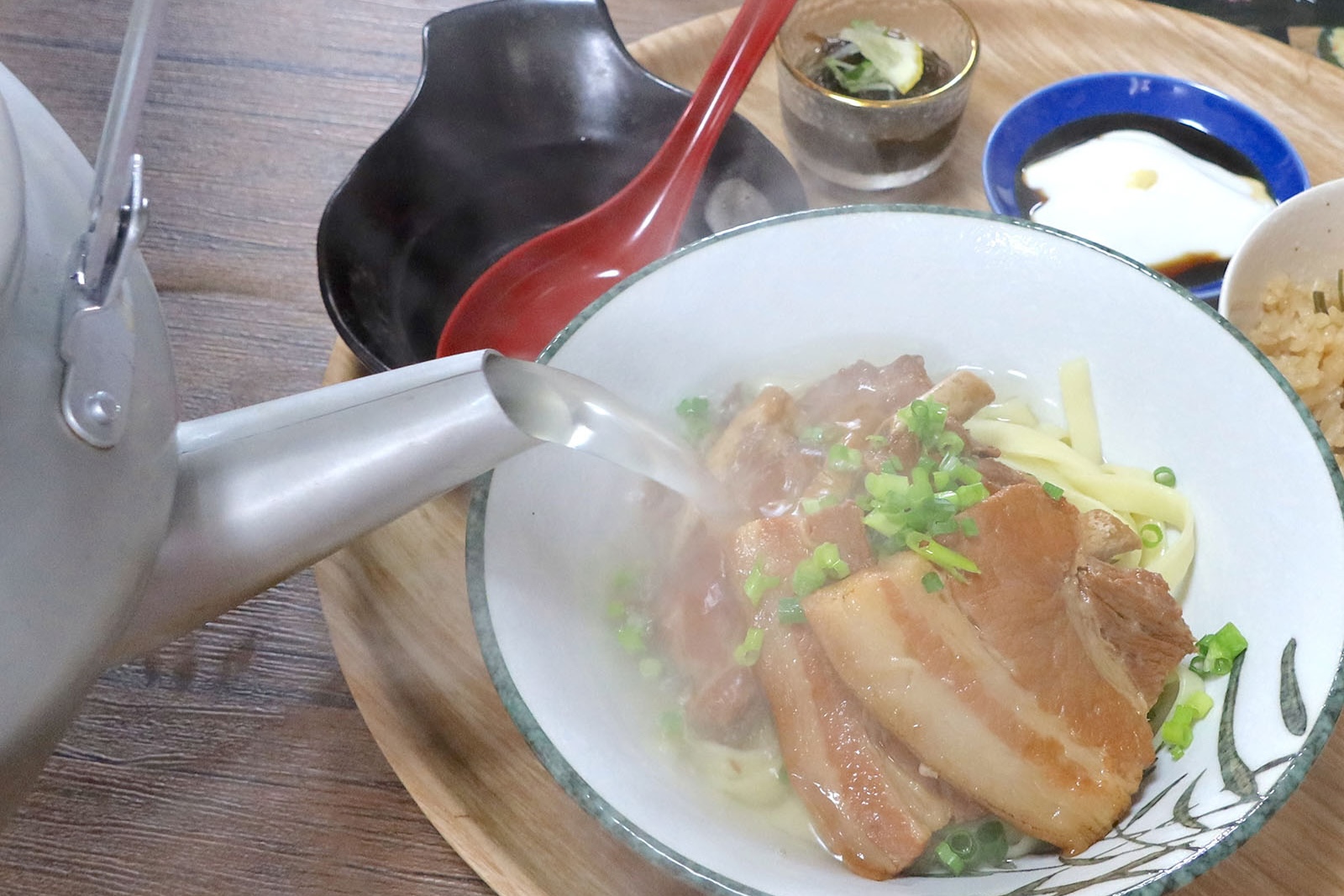 沖縄そば碗　5個まとめ売り やかんから出汁を注いで完成！ 浦添「沖縄そば処 田多そば」のミックス