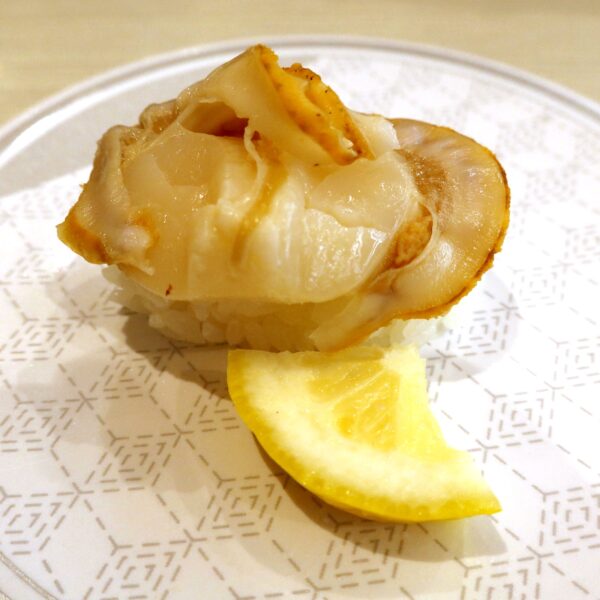 炙り青森県産 大粒ほたて塩レモン（160円）