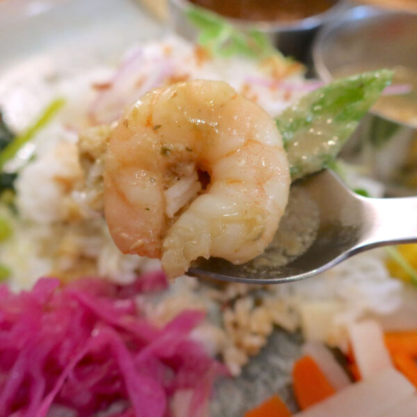 レモングラス香るえびのタイカレー