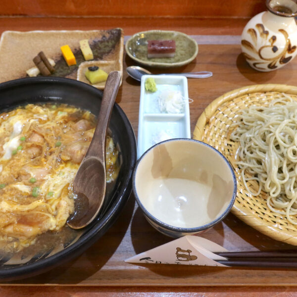 十割蕎麦（1,350円）＋実山椒入り親子煮（800円）