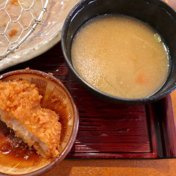 おかわりの豚汁は具材少なめ？