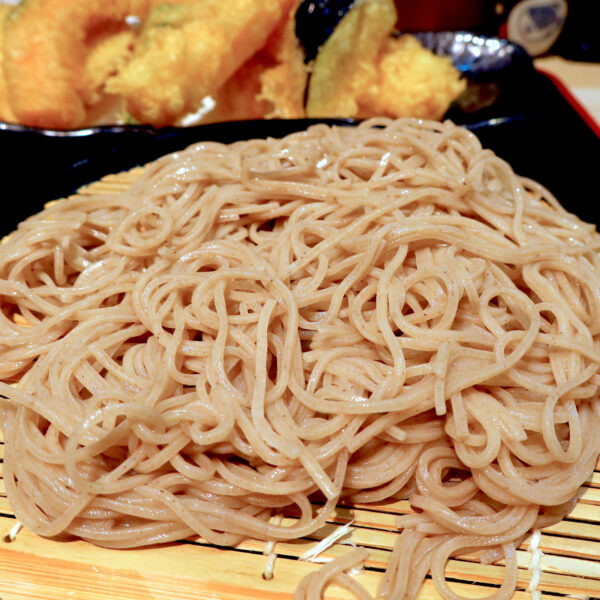 しっかりと〆られた蕎麦