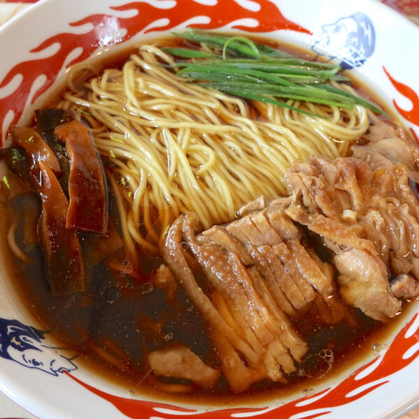 キレイな麺と鶏