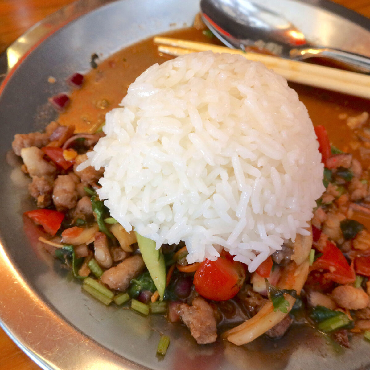 ジャスミンライスをのせて