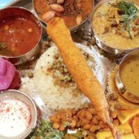 首里「咖喱遊戯（かれーゆうぎ）」で“福”菜付き２種がけにパコラやら納豆やら