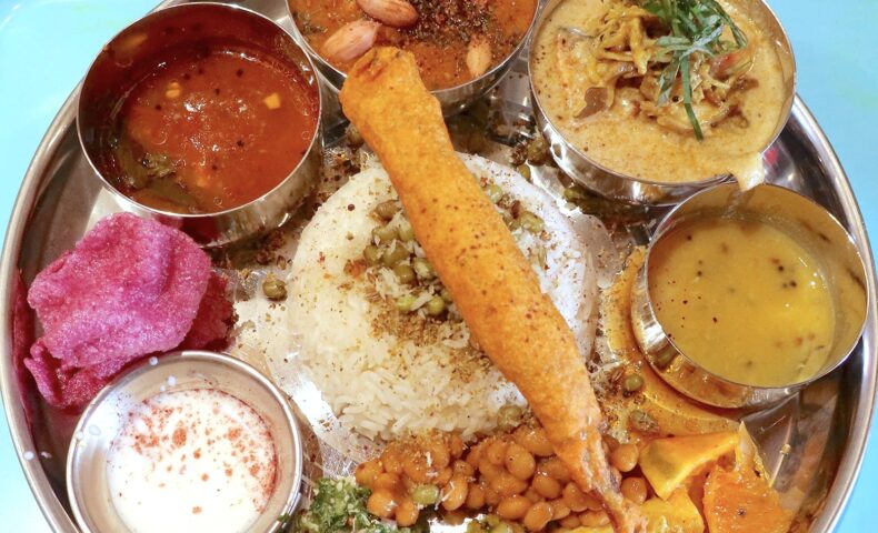 首里「咖喱遊戯（かれーゆうぎ）」で“福”菜付き２種がけにパコラやら納豆やら