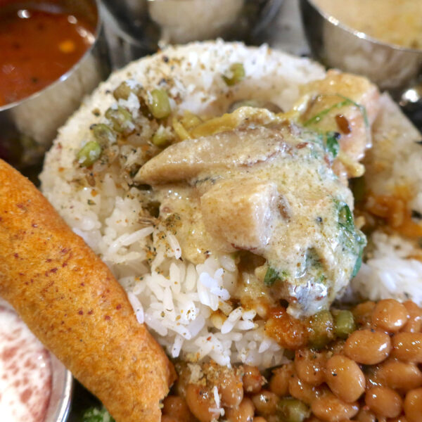 秋鮭と今帰仁キノコの酒粕カレー