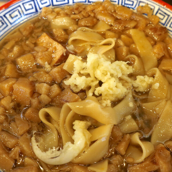 ニンニクを入れて…