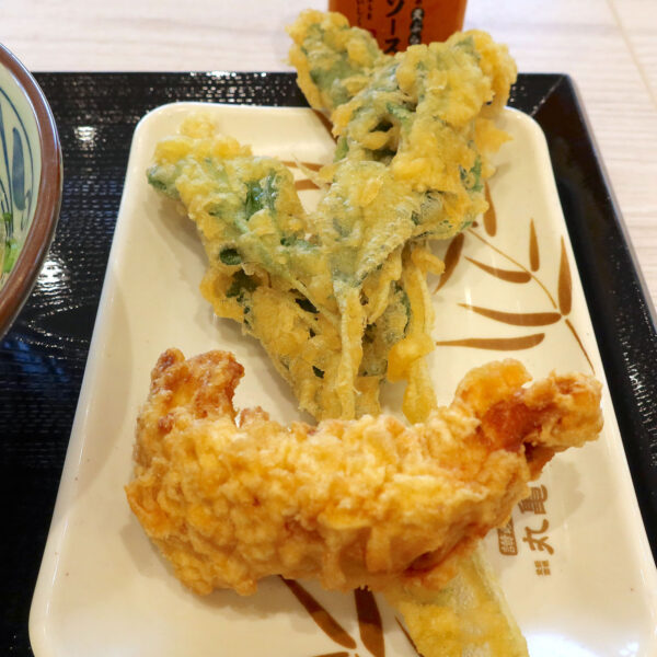 かしわ天に糸満モロヘイヤ天