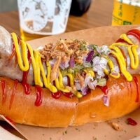 ビールのお祭り「ちゃんぷる~フェスティバル」で CACIOCAVALLO のホームメイドジャンボドッグ