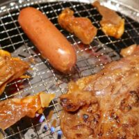 「焼肉きんぐ」の北海道フェアでラムフランク、ラムホルモン、ラムジンギスカン