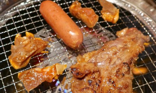 「焼肉きんぐ」の北海道フェアでラムフランク、ラムホルモン、ラムジンギスカン