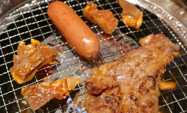 「焼肉きんぐ」の北海道フェアでラムフランク、ラムホルモン、ラムジンギスカン
