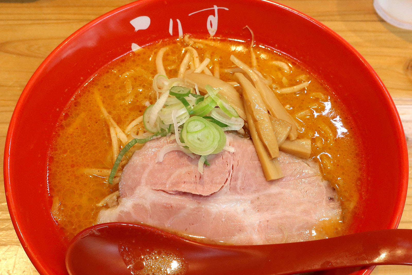 のうれんプラザ「札幌らーめん こりす」で冬の定番・スタミナにんにく
