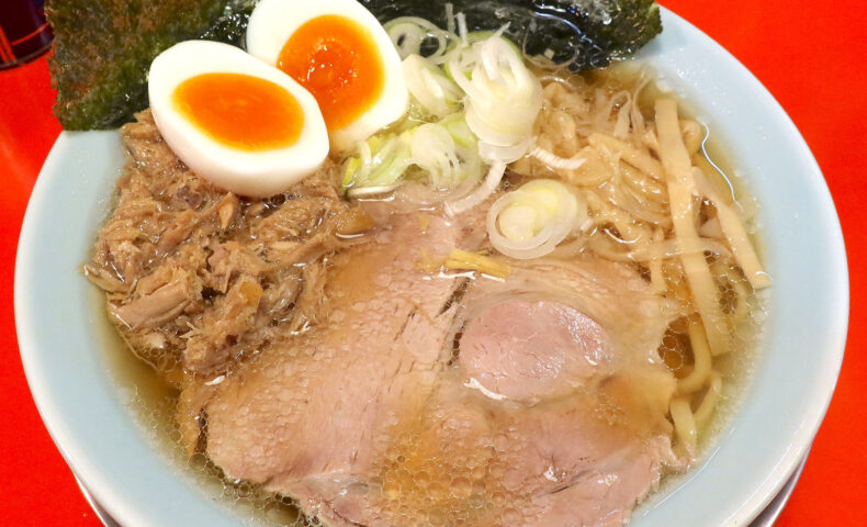 浦添「Ramen 武蔵家」で懐かしさを感じつつも洗練された特製中華そば