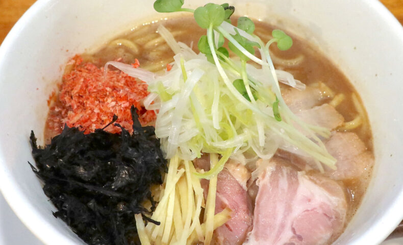 那覇・真嘉比「ラーメン 志のわ」でこってり濃厚な限定・濃厚海老味噌