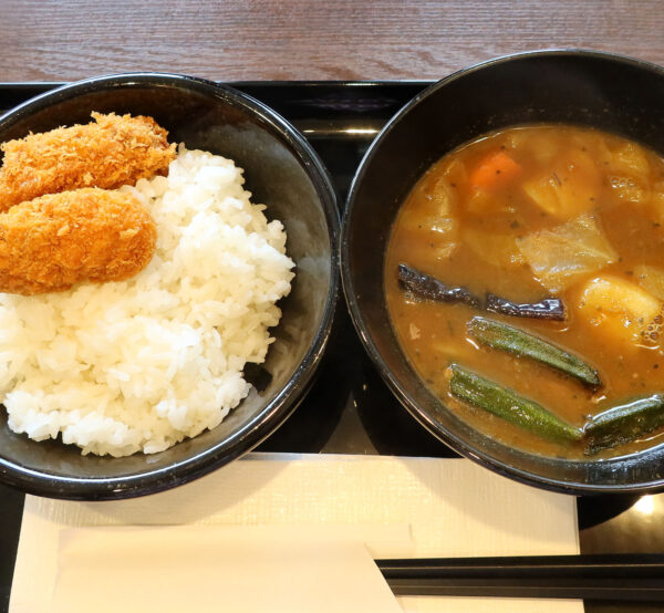 ベーススープカレー（750円）＋２個カキフライ（220円）